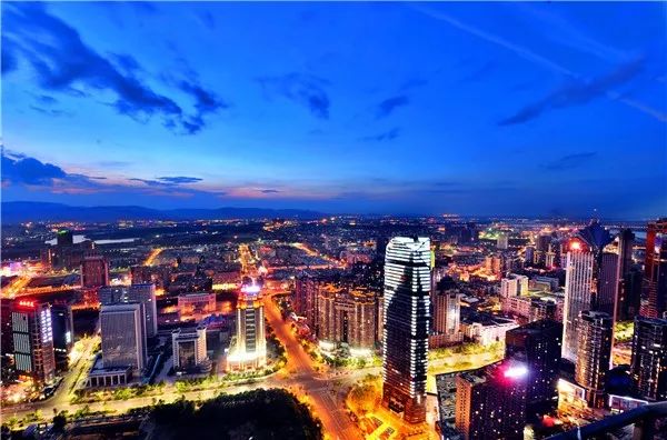 江西，江南水乡的泼墨山水与红色传奇